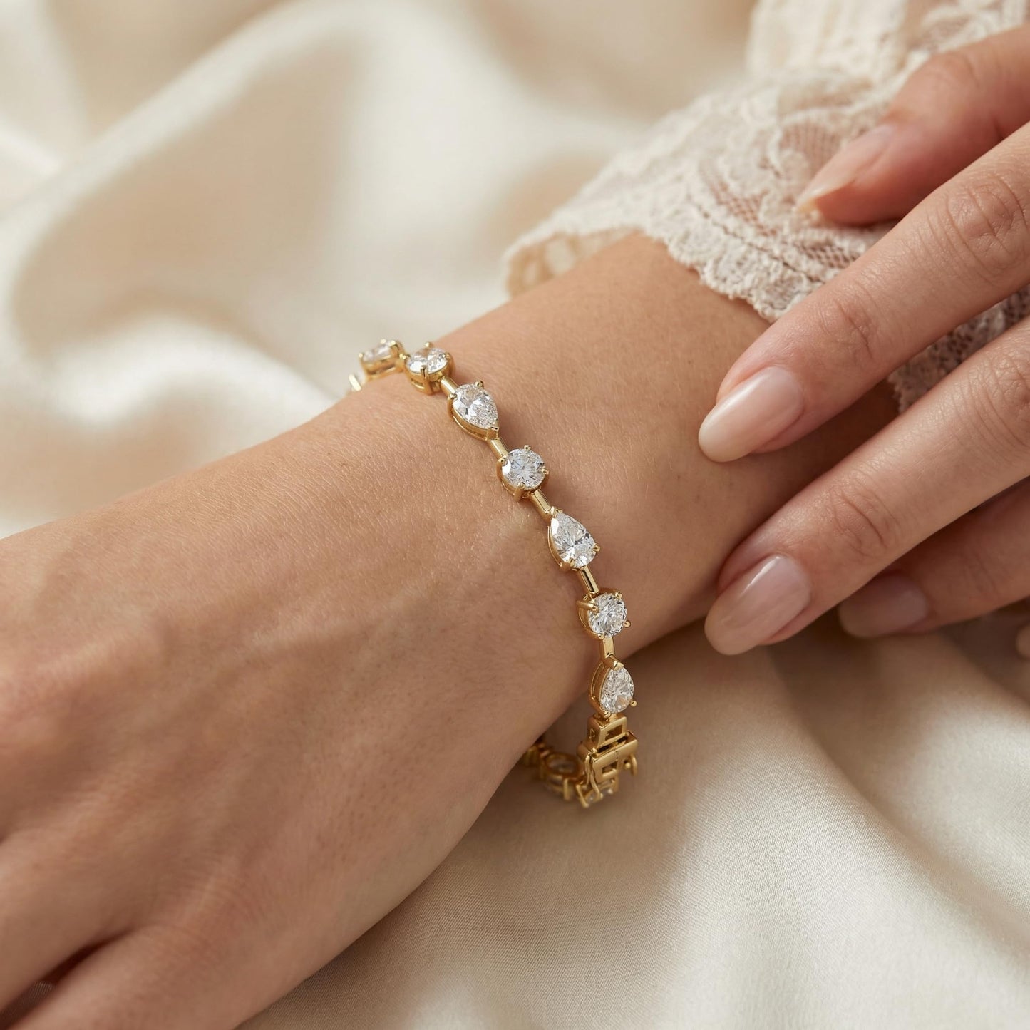 Pompeii 8Ct Mixed Cut Diamond Tennis Bracelet 7" 14k Yellow Gold Lab Grown - Size Medium (EF,VS)