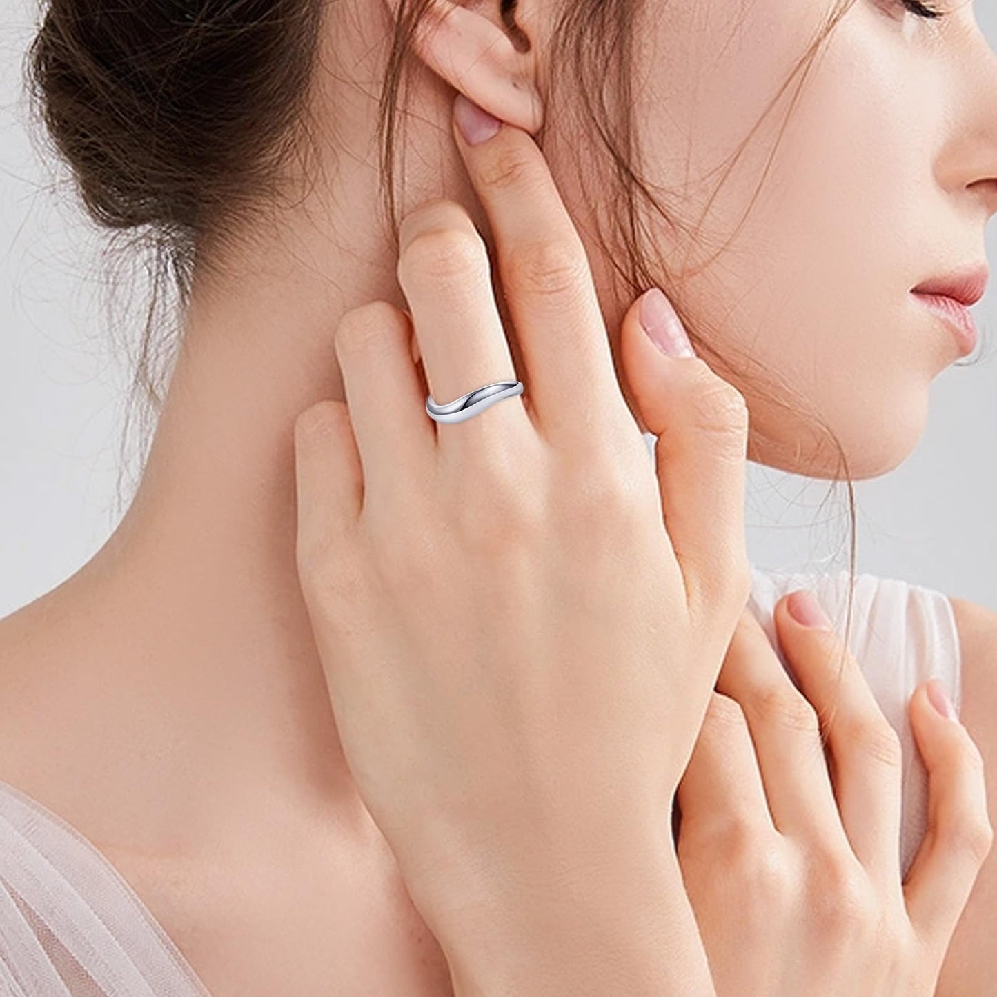 Zuyaeui 14K White Gold Plated Twisted Wave Ring for Women | Sizes 5-9