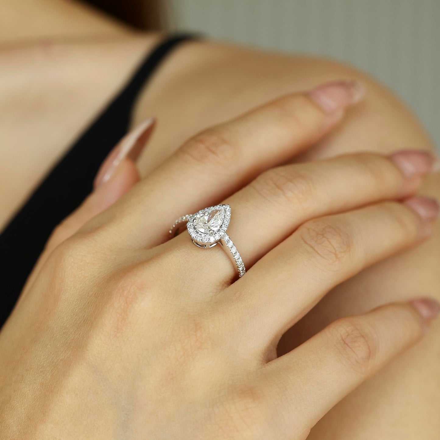 AGVANA 1 Carat Pear-Cut Lab-Grown Diamond Anniversary Wedding Engagement Ring in 14K Solid Gold (D-E Color, VS Clarity, 1.42 Ct. Tw), Ring Size 7